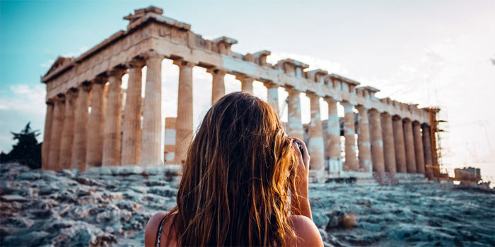 Reisende macht Foto von Partnenon in Athen