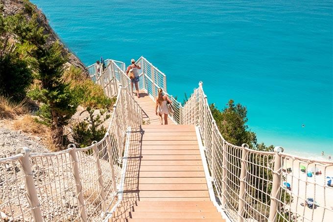 Treppen zum Egremni Strand