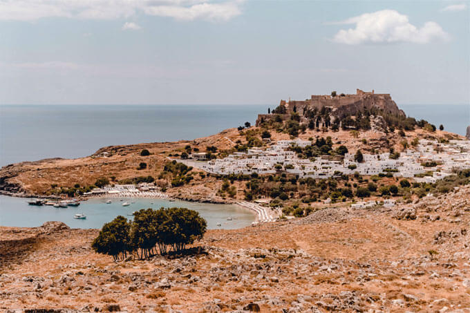 Lindos mit Bucht und Akropolis
